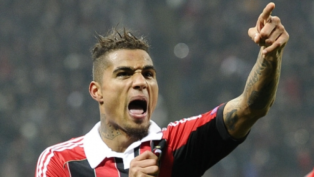 Kevin Prince Boateng esulta dopo un gol.