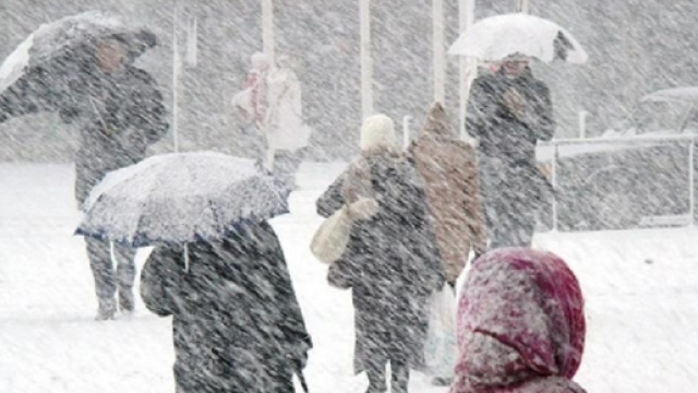 Scena di una tipica nevicata invernale