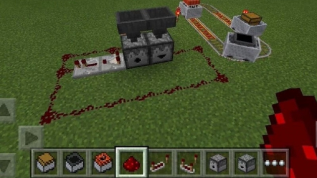 Vari meccanismi di Redstone in MCPE