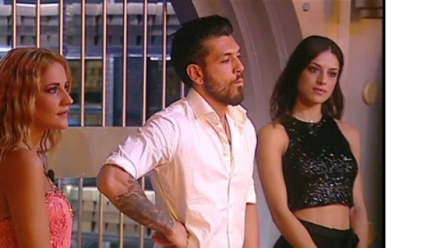 Alessandro tra Lidia e Desiree al GF 14.