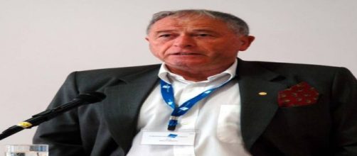 El acad&eacute;mico disert&oacute; sobre la investigaci&oacute;n b&aacute;sica