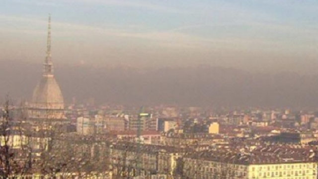 Metro, tram e bus gratis a Torino contro lo smog