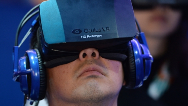 Un prototipo del visore Oculus Rift