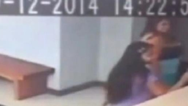 Cile: fantasma spinge donna a terra?