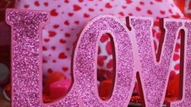 Auguri San Valentino 2015: frasi scelte