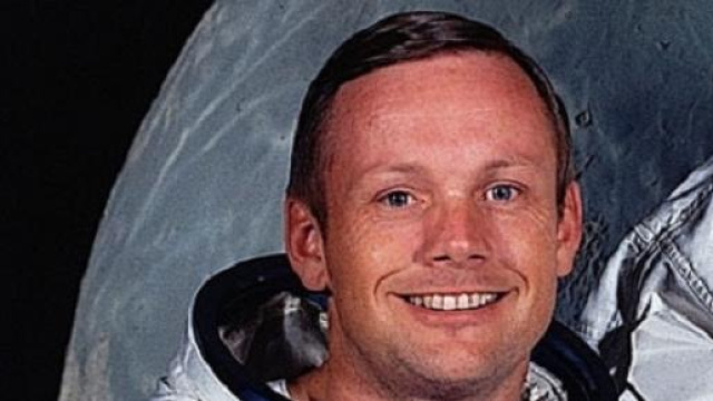 Neil Armstrong, scoperta una borsa segreta 