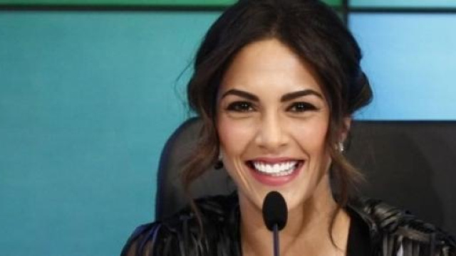 La bella Roc&iacute;o, in conferenza stampa a Sanremo