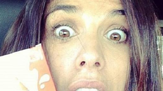 Elisabetta Canalis scandalo gossip: fuori di seno