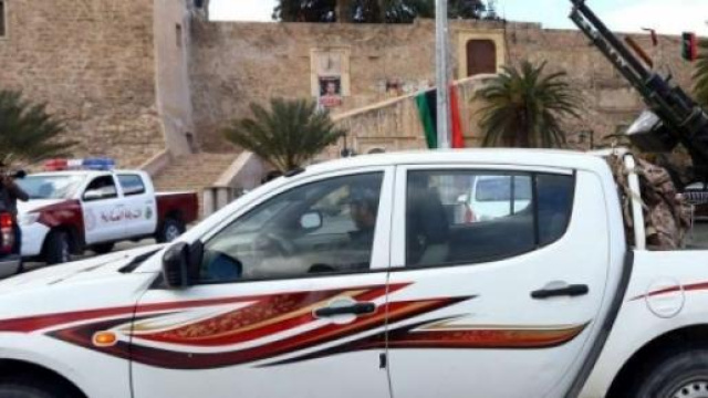 Le immagini dei combattenti islamici a Sirte.