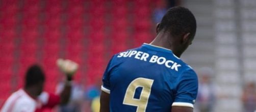 English duo set to bid for Porto striker