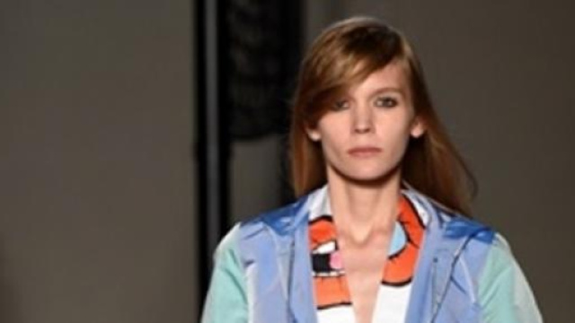 Capelli lunghi e lisci con ciuffo Au jour le jour