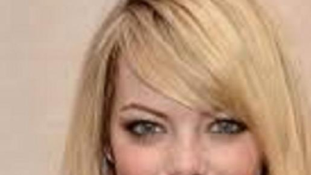 La frangia nei tagli capelli corti.