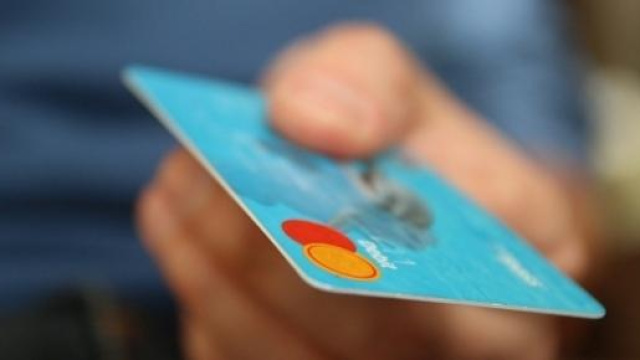 Ritardi e cambiamenti per Social Card 2015.