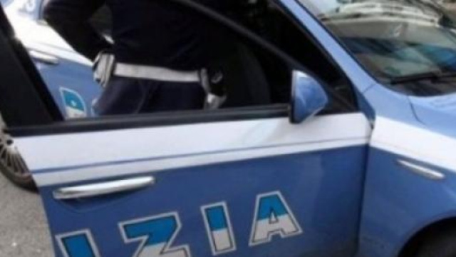 Rom alla guida di auto polizia campo nomadi