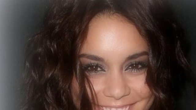 Vanessa Hudgens, capelli lunghi arricciati