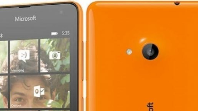 Microsoft Lumia 435 vs Lumia 535 a San Valentino