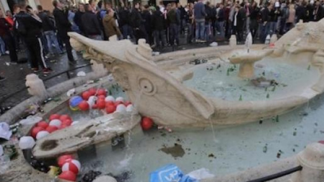 La Barcaccia devastata dai tifosi