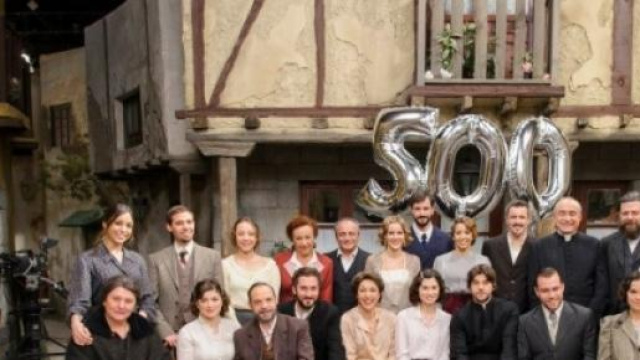 Il gruppo de Il Segreto al gran completo