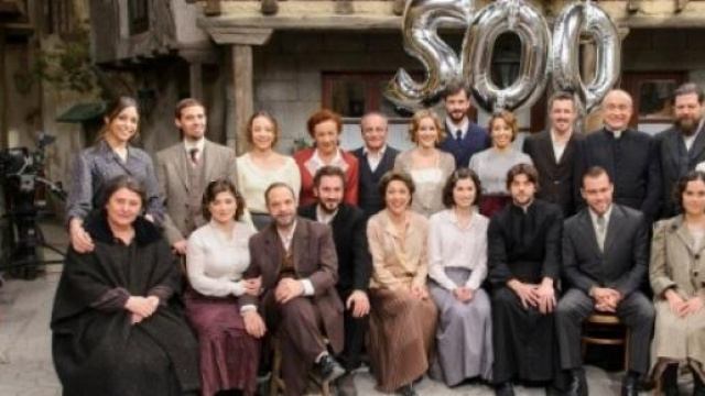 Una bella foto di gruppo del cast