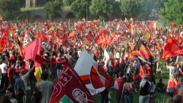 Corteo di tifosi romanisti