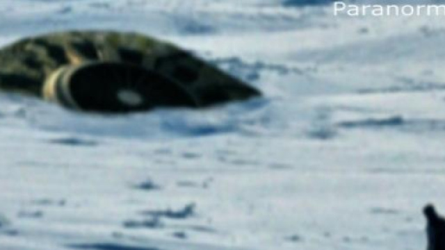 Ufo: Oggetto volante cade in un lago in Canada 