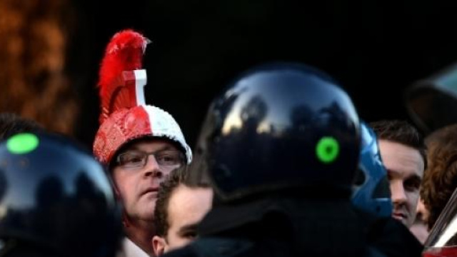 Tifosi olandesi e polizia