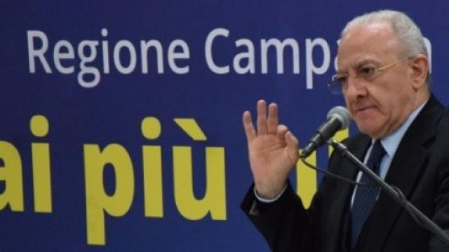 Vincenzo de Luca, in campagna elettorale