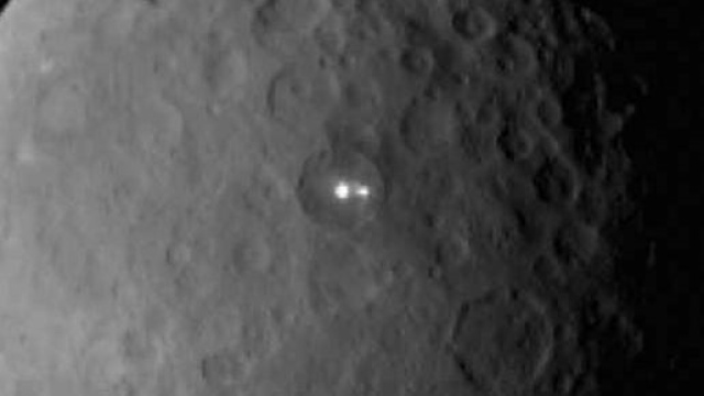 Fari alieni o ghiaccio su Cerere?