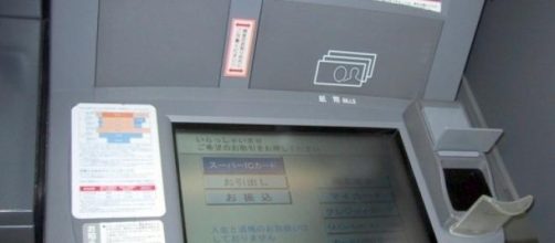 Cajero autom&aacute;tico con pantalla resistiva