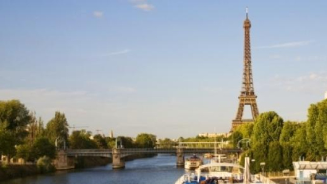 Bel panorama del fiume della citt&agrave;