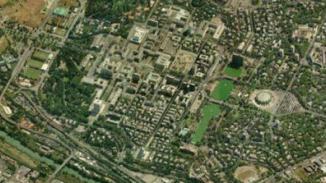 A Roma nasce il quartiere a luci rosse