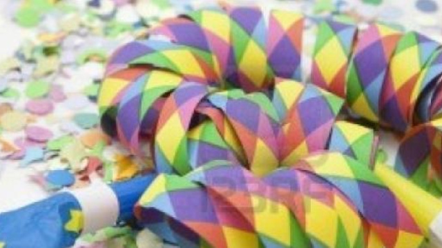 Coriandoli a via Vergani per il Carnevale Solidale