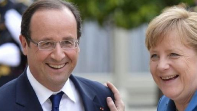Merkel e Hollande cercano soluzioni per l'Ucraina
