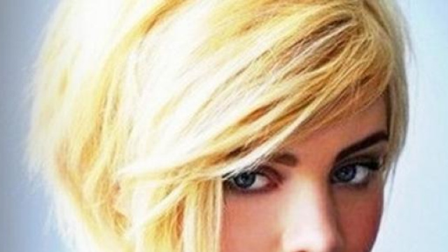 Foto 3: capelli corti con piccole scalature 