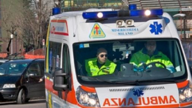 118. Un'ambulanza di Milano.