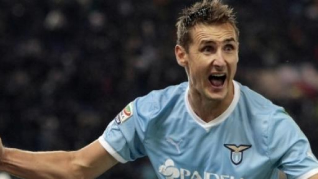 L'attaccante biancoceleste Klose