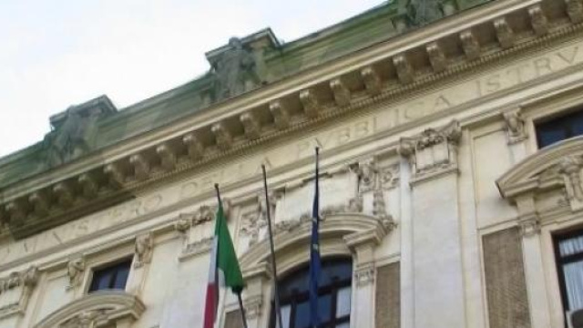 Riforma scuola: stipendi docenti, mentori e staff