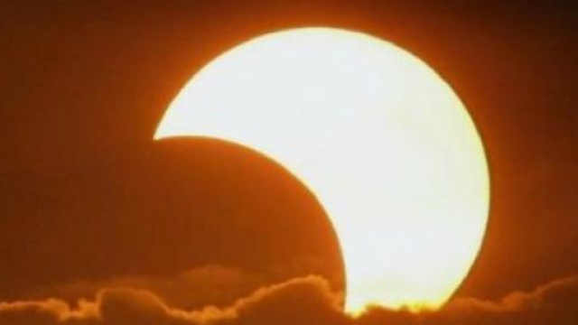 Un 'eclissi parziale di sole