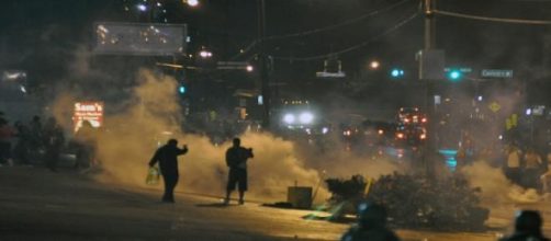 Ferguson protestors continue to battle with police