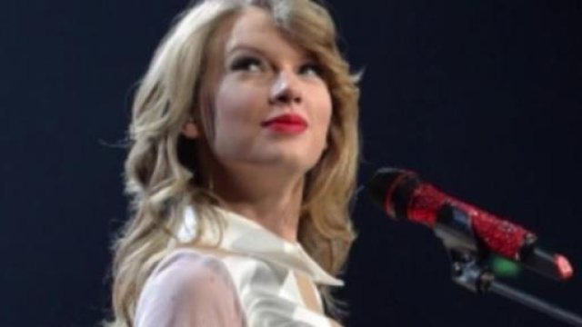 Taylor Swift, polizza milionaria per le gambe