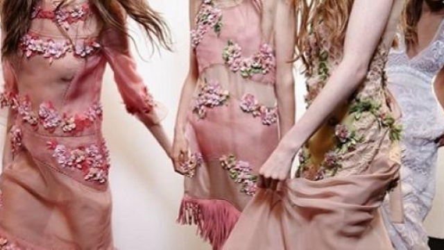 abiti Alberta Ferretti, foto fb