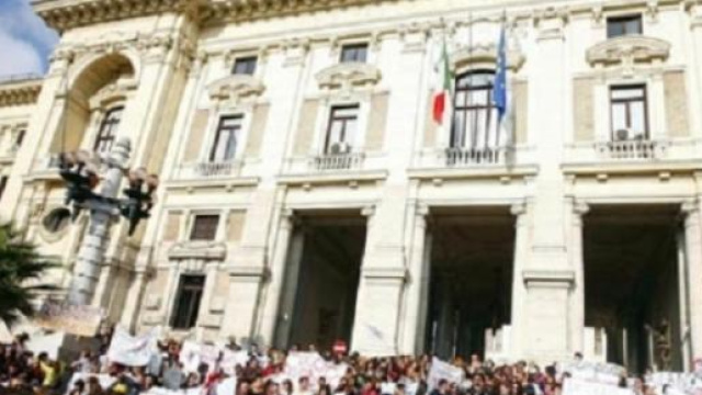 Riforma scuola, ultime news: caos precari