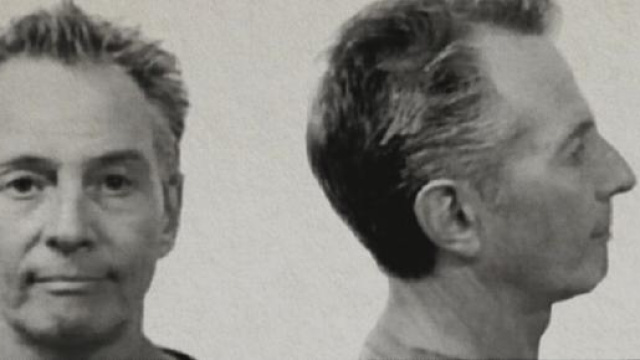 Foto segnaletica di Durst del 2001