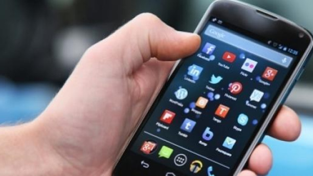 Confronto volantino Unieuro vs offerte Expert