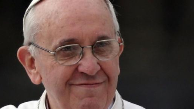 Anche un miracolo per Papa Francesco a Napoli