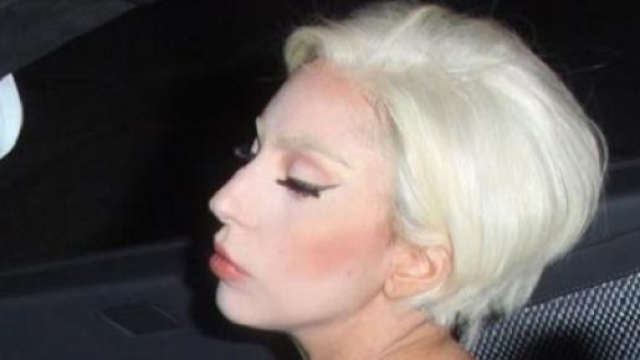 Moda tagli capelli corti e medi 2015: Lady Gaga