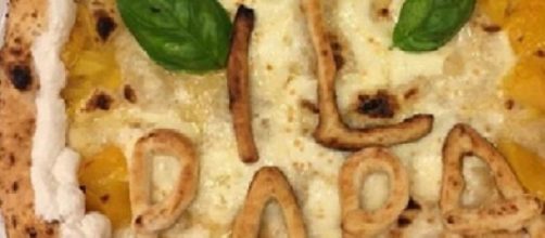 Le regalaron una pizza al Papa Francisco