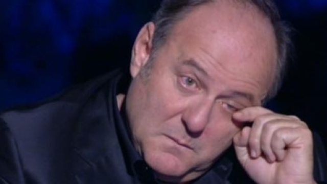 Gerry Scotti si commuove durante trasmissione