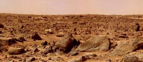 Rock-strewn surface imaged by Mars Pathfinder