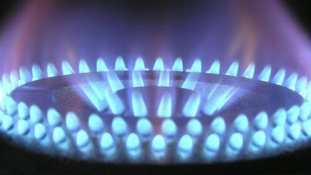Bolletta luce e gas 2015: il risparmio aumenta  